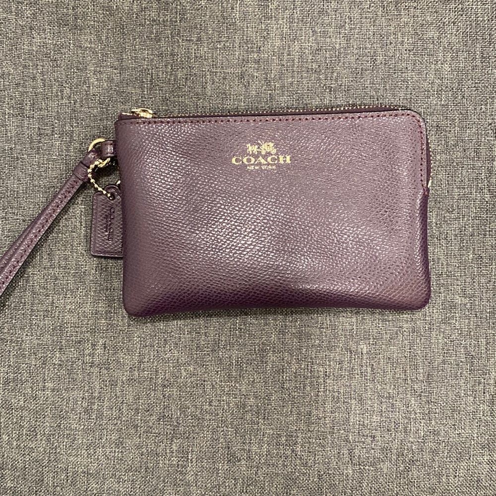 Coach wristlet 👛